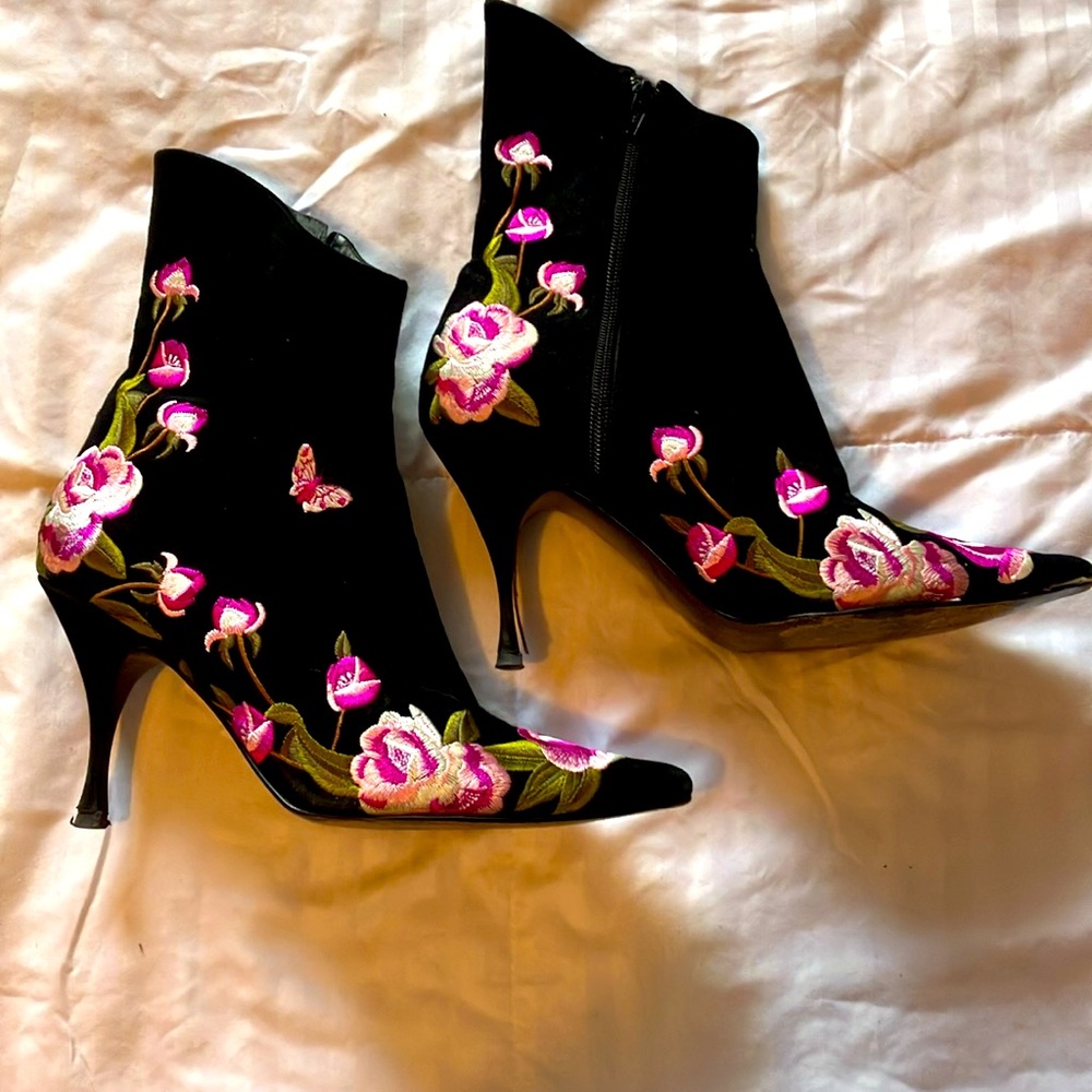 Beautiful Calf Boots Size 10.  Black with stunning roses, orchid and butterfly